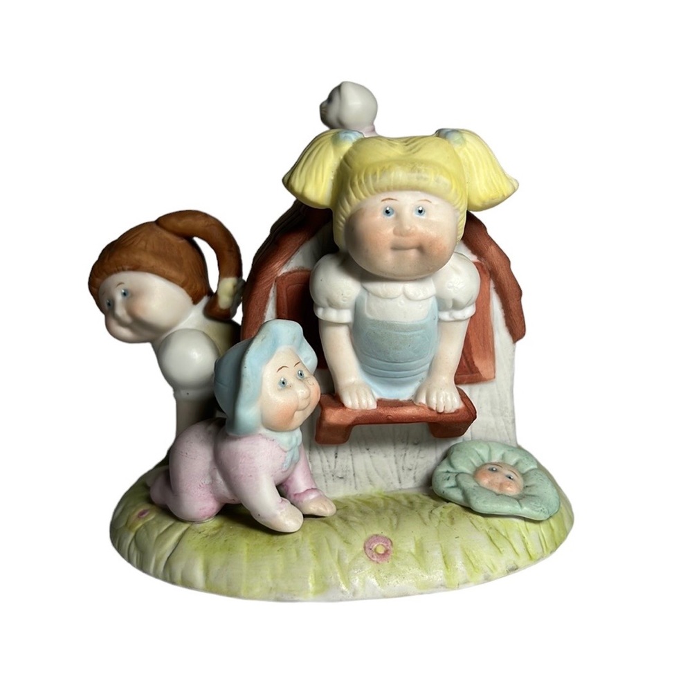 Cabbage Patch Kids porcelain clubhouse